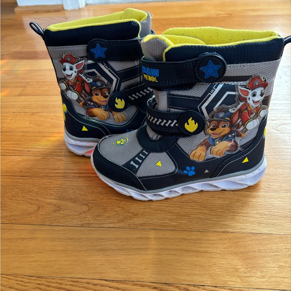Paw Patrol Light up Snow / Rain Boots - Size 12